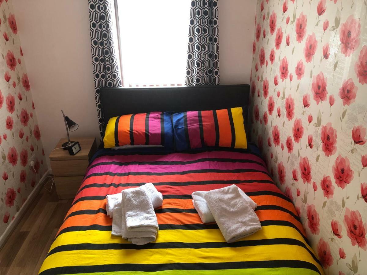 Claire'S Airbnb 2 Belfast Esterno foto